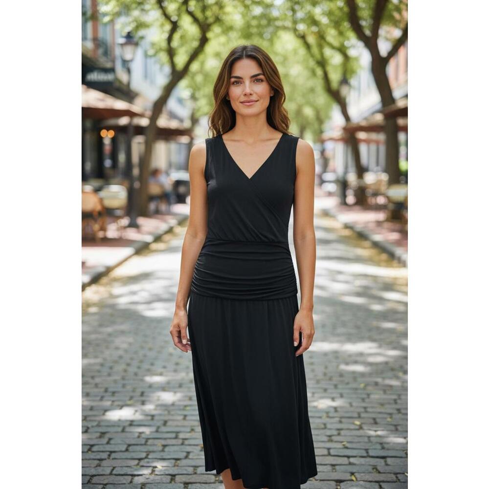 Adrianna Papell Ruffled V-Neck Dress Size 16 NWT‎ (New)